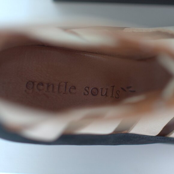 Gentle Souls by Kenneth Cole Wedge Leather Sandals - Size 8 - Picture 7 of 8